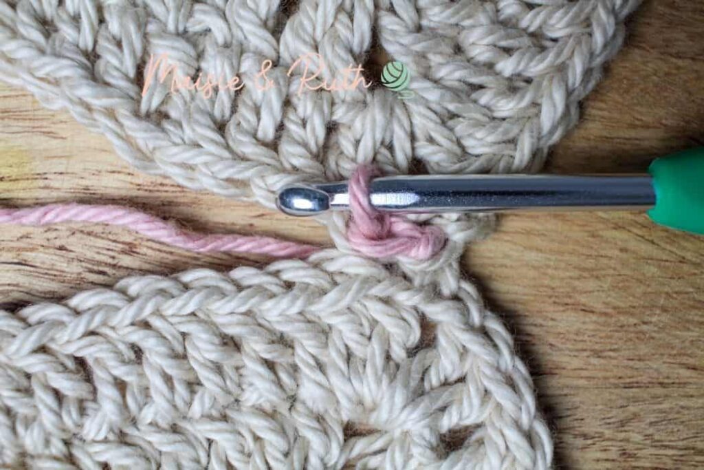 Join Granny Squares (With the Flat Slip Stitch Seam) - Maisie and Ruth