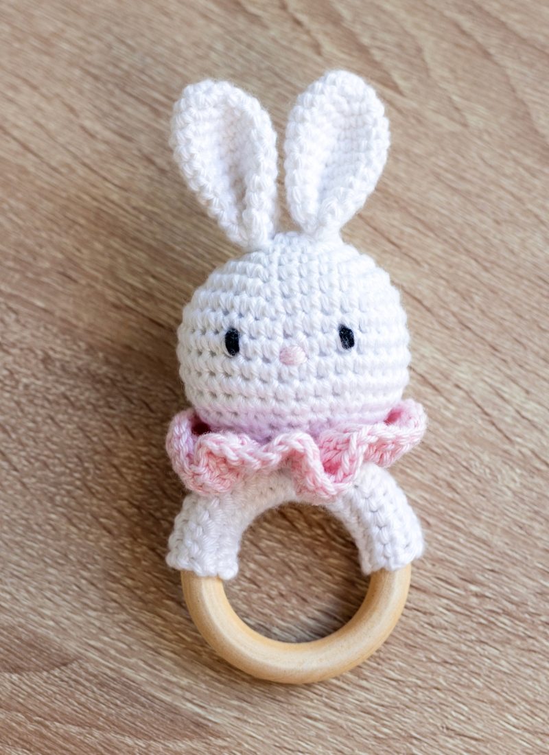 Free Crochet Amigurumi Pattern (Bella the Bunny)