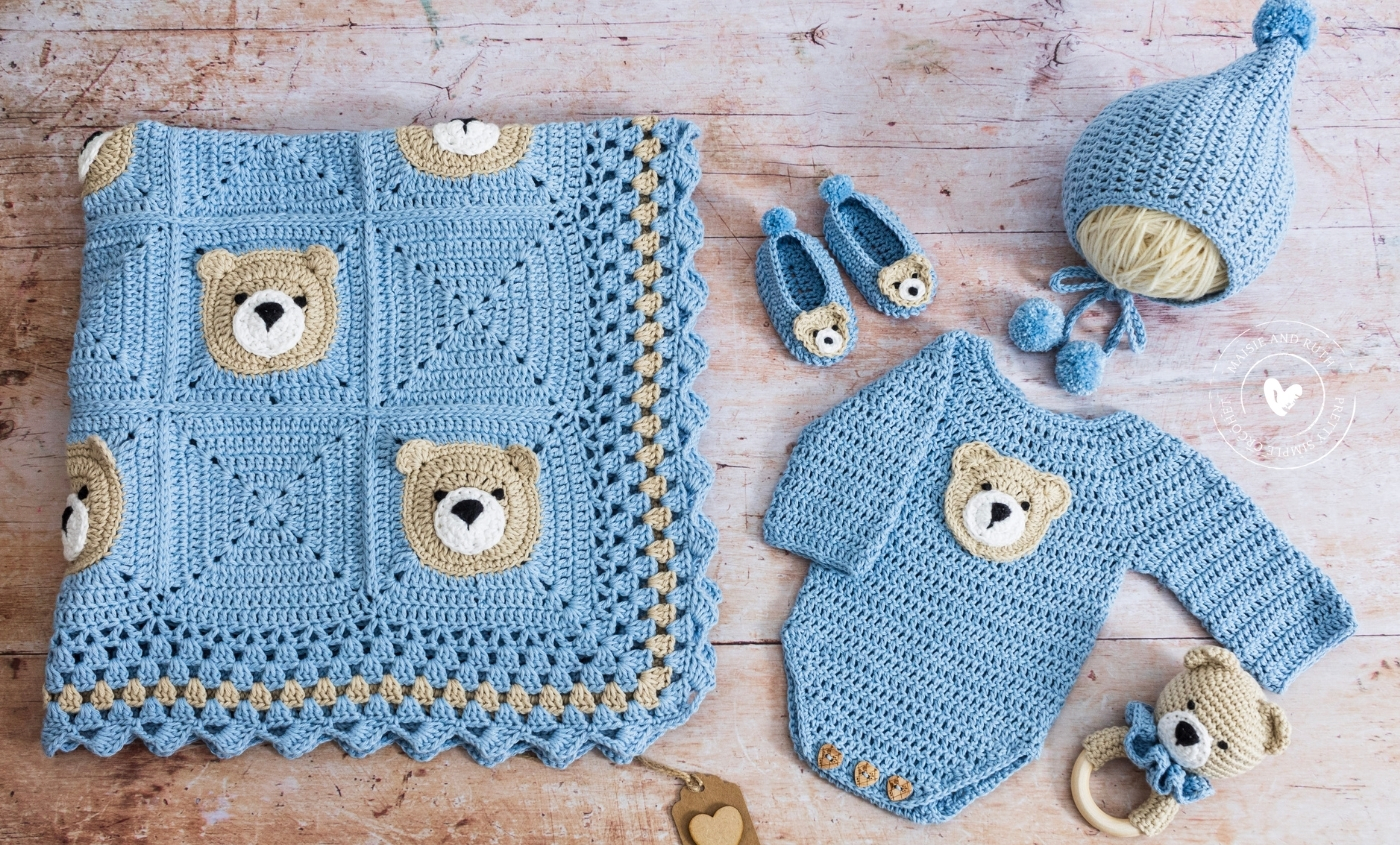 Bear Crochet Baby Blanket with other matching items