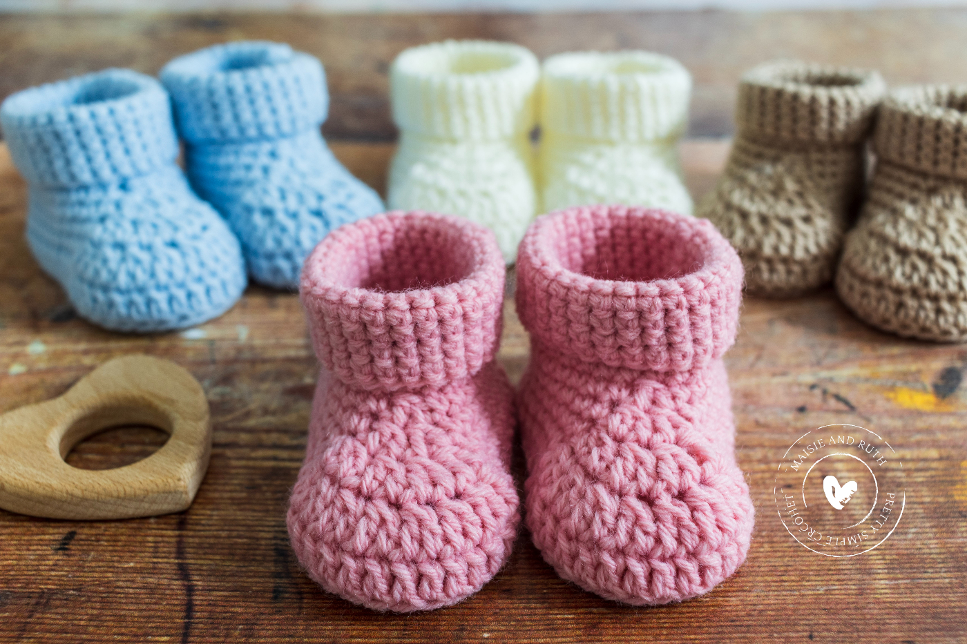 Fast crochet baby booties in 4 colours
