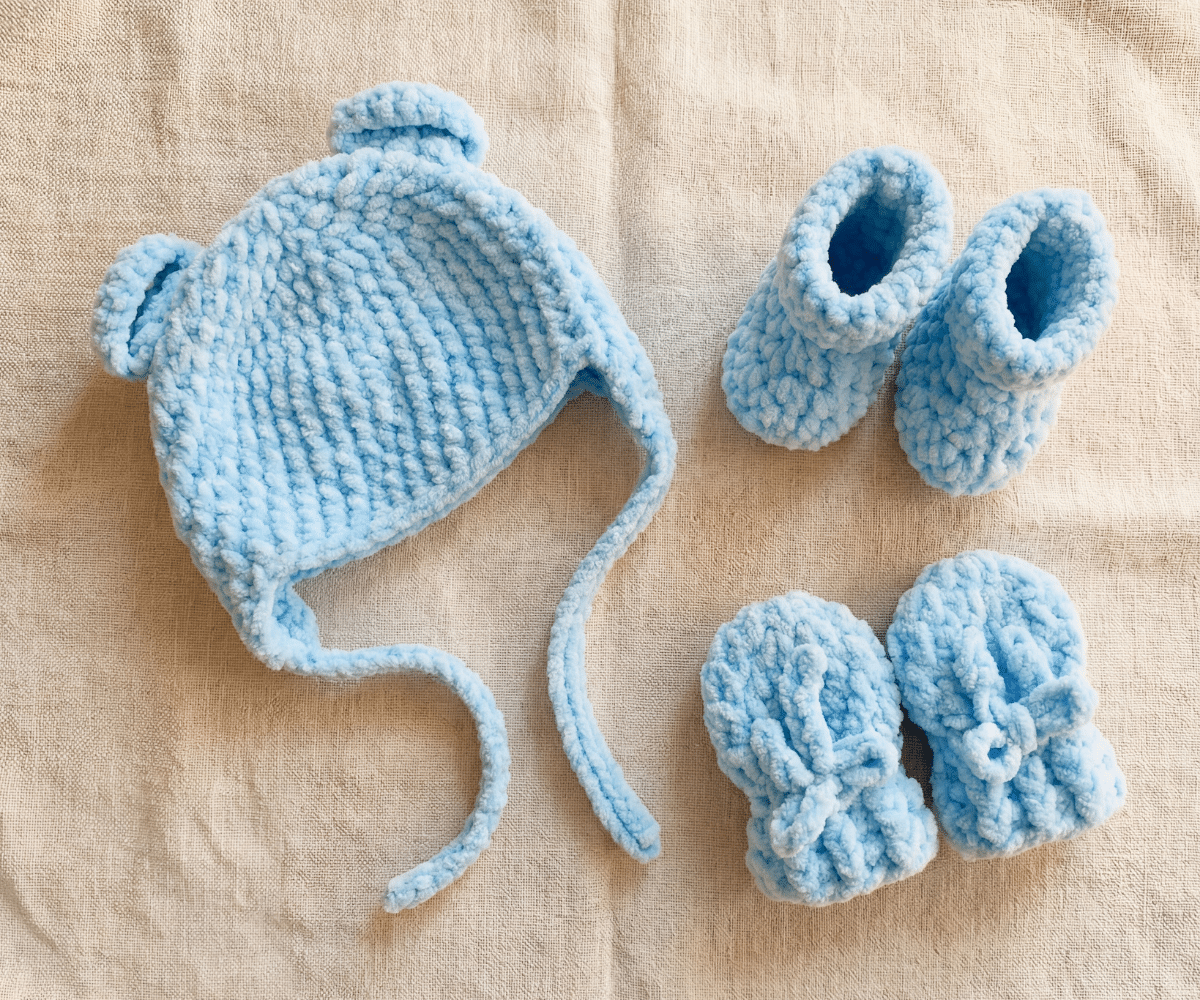 soft fast crochet baby mittens for newborns and babies