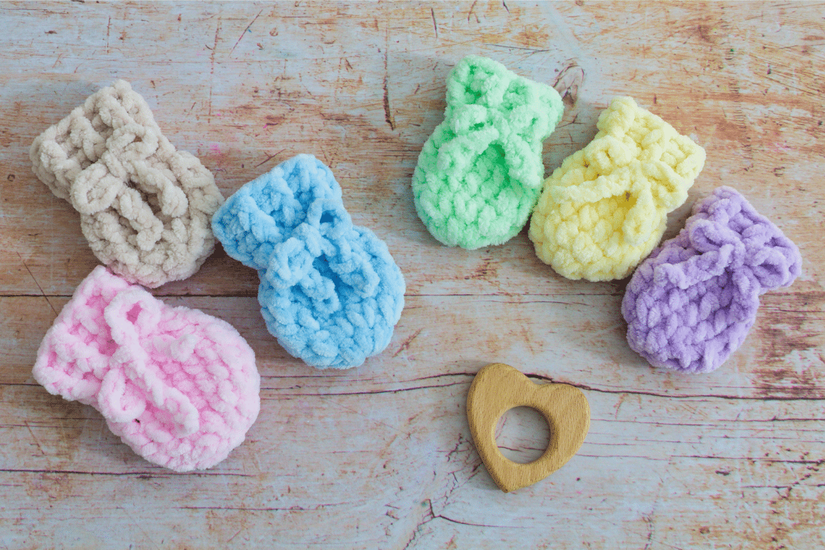 chunky fast crochet baby mittens tutorial project free pattern