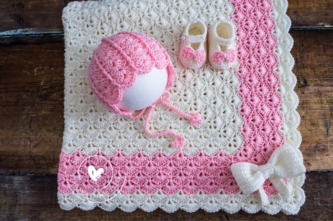 crochet baby blanket in the round with bonnet and shoes