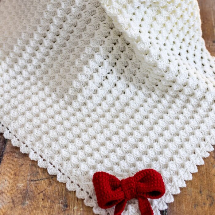 baby blanket with red bow