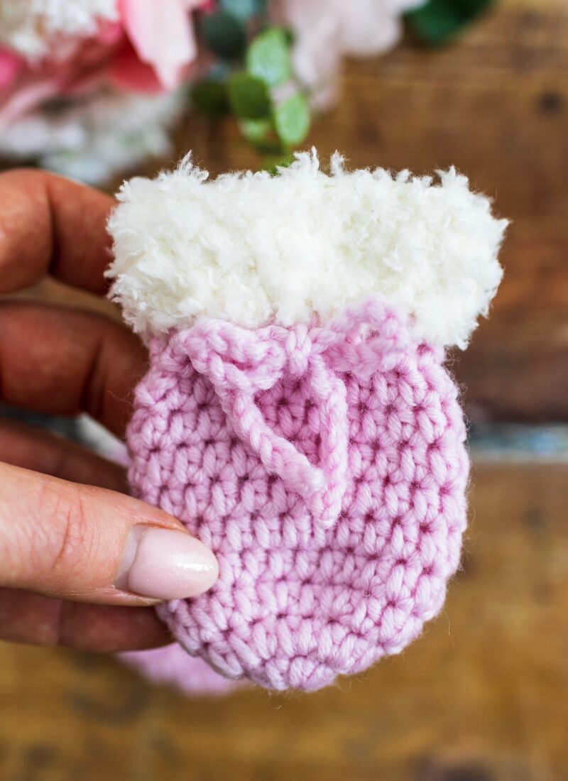 Warm Crochet Baby Mittens (Free Pattern)